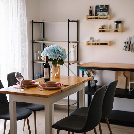 Sunny Apartment For 2 Murter Esterno foto