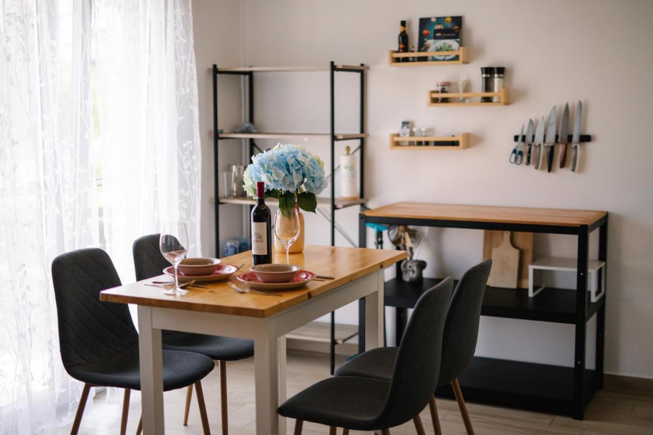Sunny Apartment For 2 Murter Esterno foto
