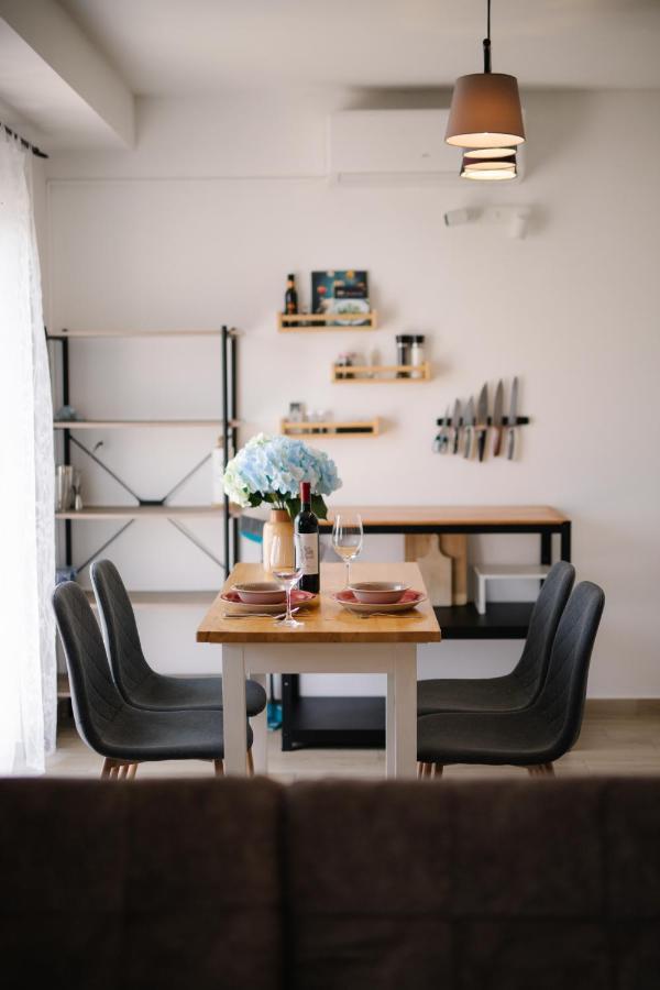Sunny Apartment For 2 Murter Esterno foto