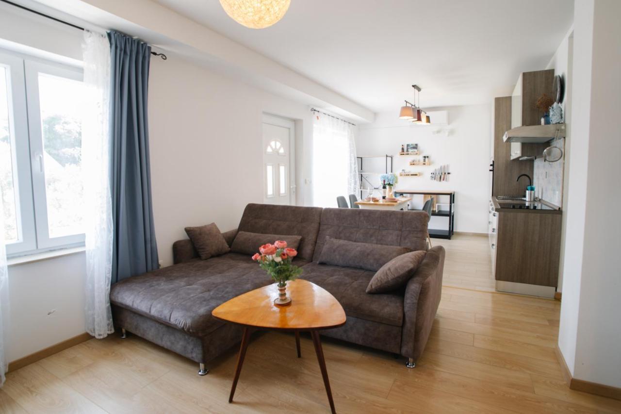 Sunny Apartment For 2 Murter Esterno foto
